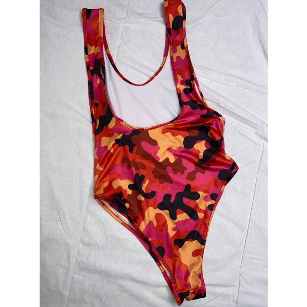 Camouflage print body suit